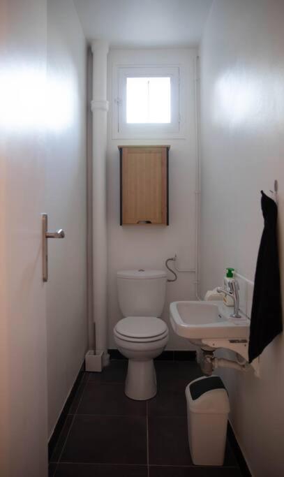 Rez-de-chaussee Et Terrasse Privative *